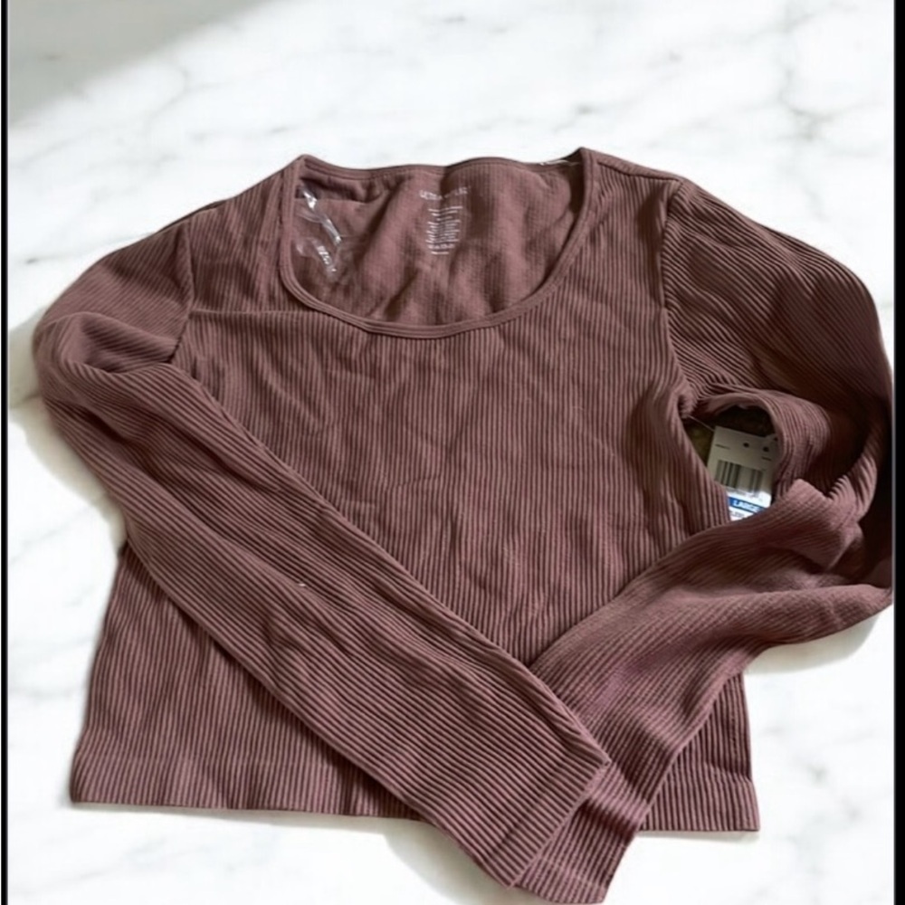 Ultra flirt, ribbed top